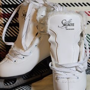Jackson Ultima Softskate White Figure Skates Youth